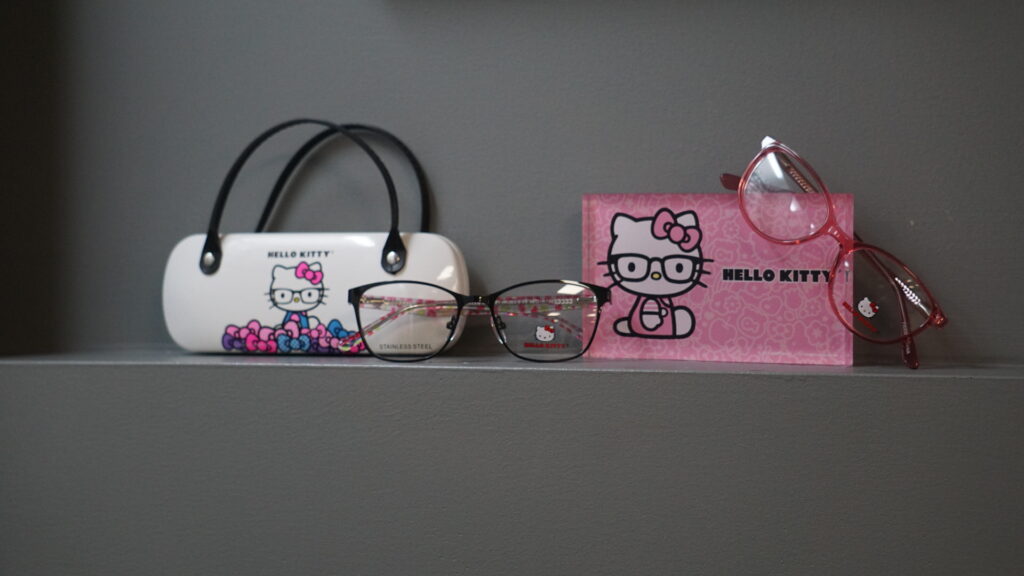 Hello Kitty Eyeglass Display